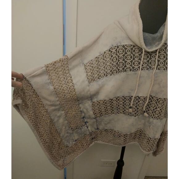 Boho Lace Crochet Striped Poncho Shirt Free People XS Cream And Blue Wash Hippie - Picture 9 of 10